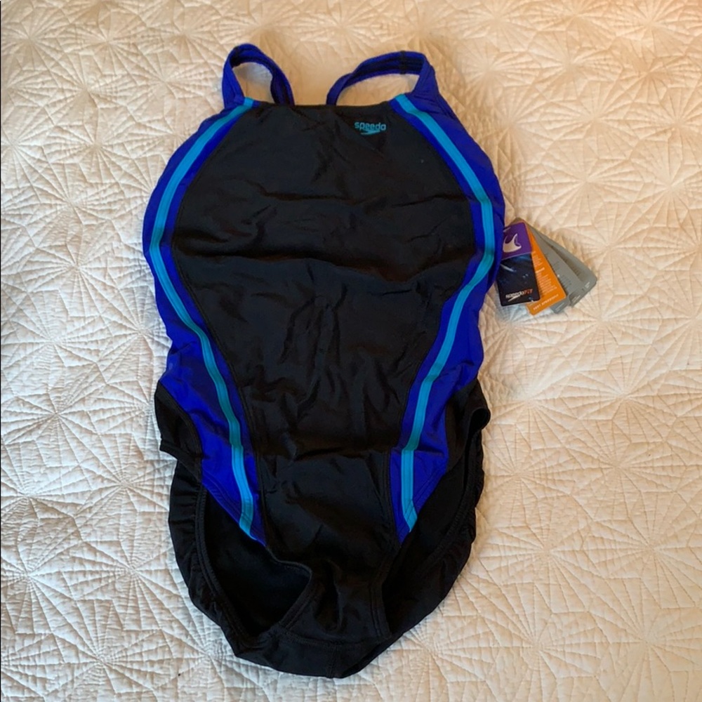 Speedo one-piece swimsuit (NWT)